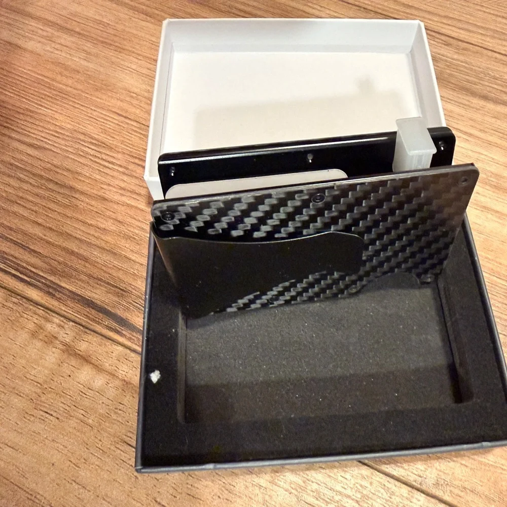 Rise Carbon Fiber Wallet